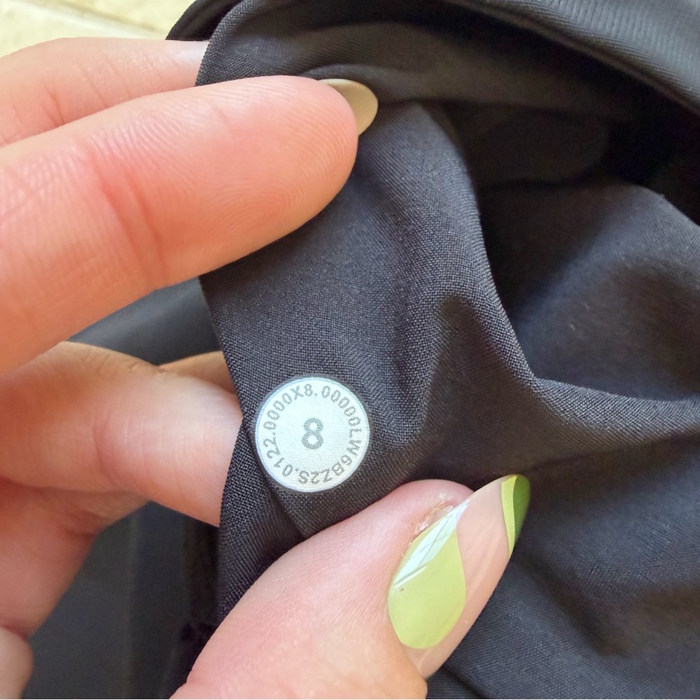 Lululemon Adapted State High-Rise Jogger Crop
Black Size 8 - Picture 3 of 5